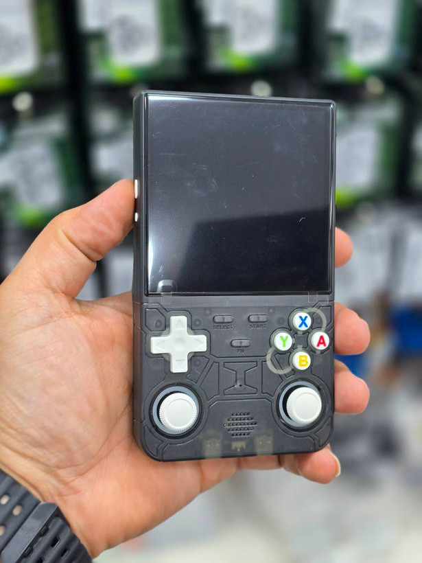 کنسول بازی مدل R36 ULTRA Consola Retro ارسال فوری با پیکبرای تهران و ارسال سریع به سراسر ایران